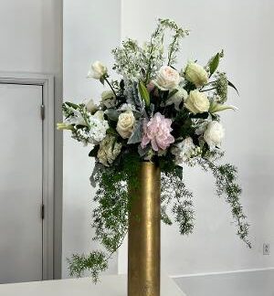 Dramatic Garden Centerpiece